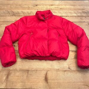 Athleta Red SUMMIT CROPPED PUFFER Sz. M